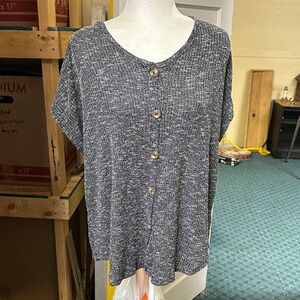 Bobbie Brooks Gray Button-Down Women's Top